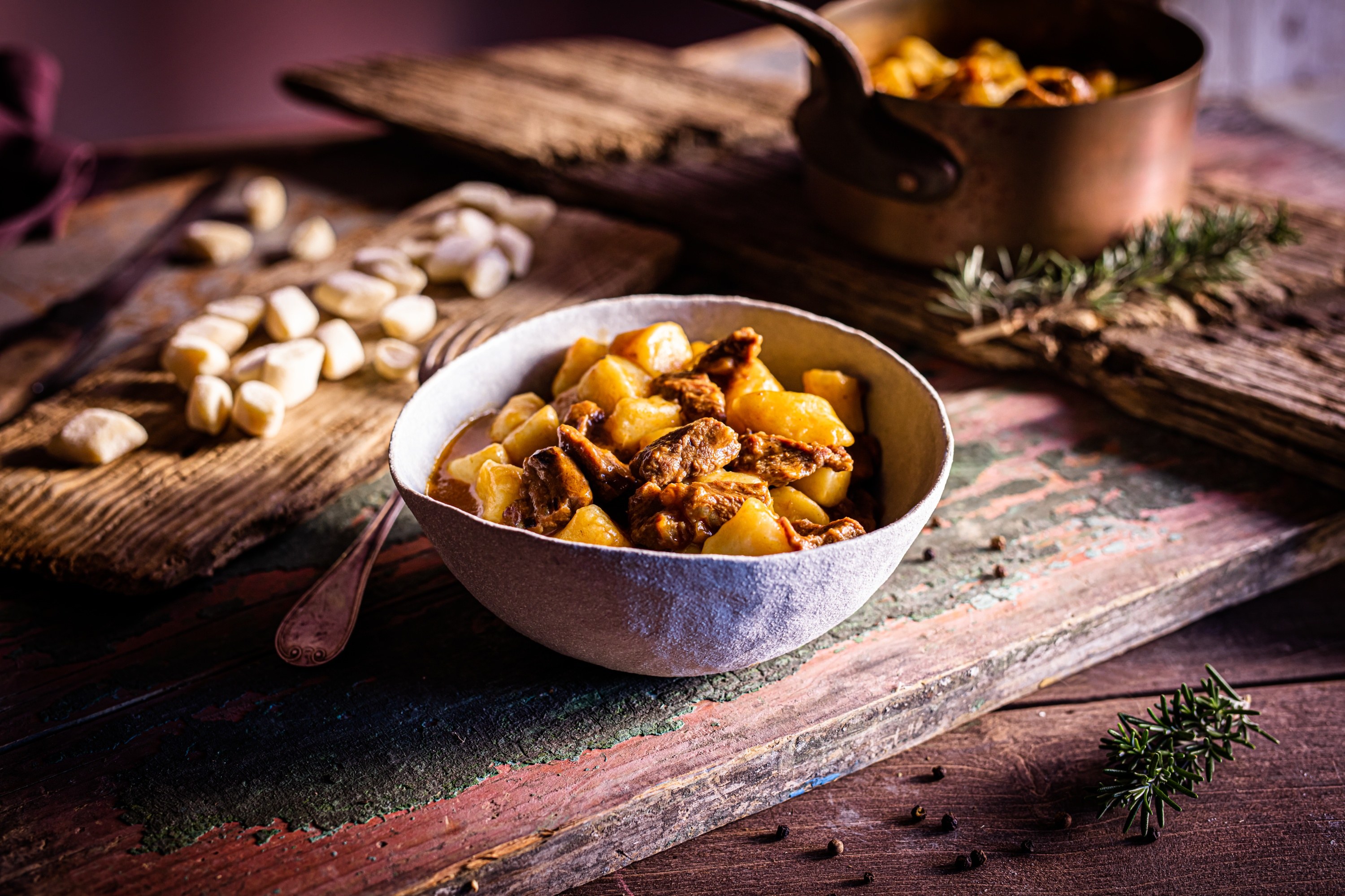 Započela gourmet manifestacija ''Tradizione a tavola: jela iz pinjate''